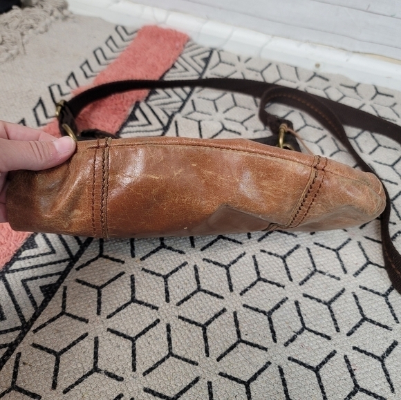 THE SAK KENDRA CROSSBODY IN CAMEL TAN LEATHER - Picture 5 of 14